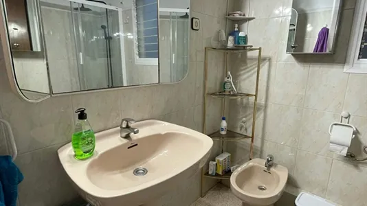 Rooms in Barcelona Eixample - photo 9