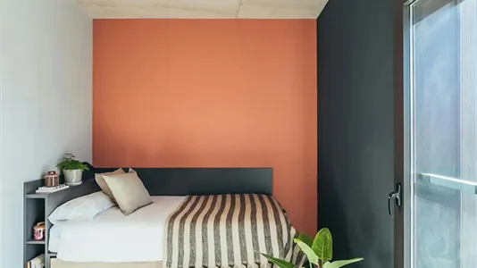 Rooms in Cornellà de Llobregat - photo 2
