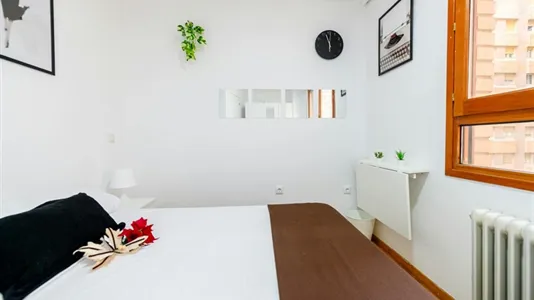 Rooms in Zaragoza - photo 7