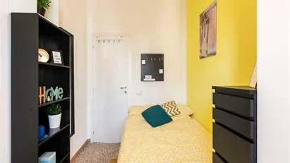 Room for rent in Milano Zona 6 - Barona, Lorenteggio, Milan