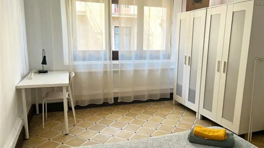 Rooms in Barcelona Ciutat Vella - photo 3