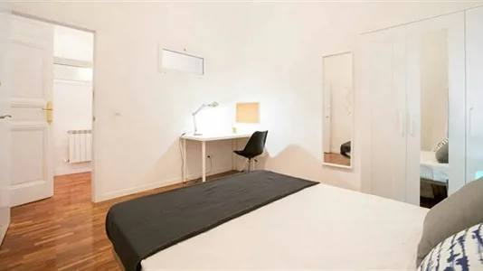 Rooms in Madrid Centro - photo 3