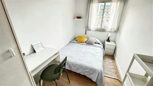 Rooms in Badalona - photo 1