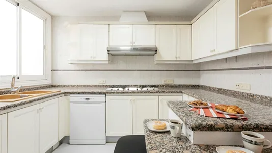 Rooms in Valencia Extramurs - photo 9