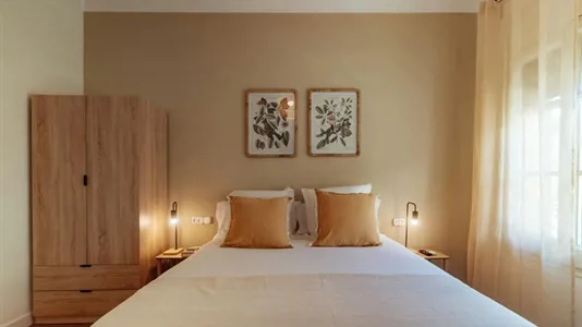 Rooms in Barcelona Eixample - photo 2
