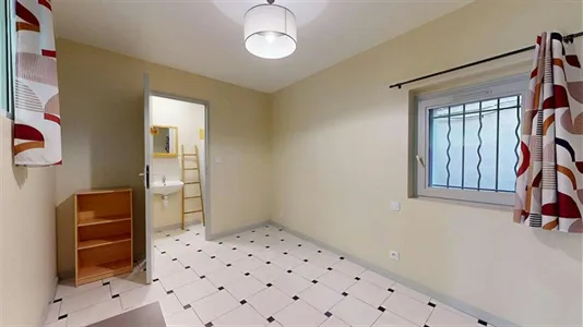 Apartments in Nîmes - photo 10