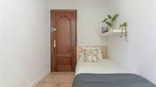 Rooms in Madrid Hortaleza - photo 1