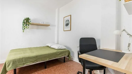 Rooms in Granada - photo 1