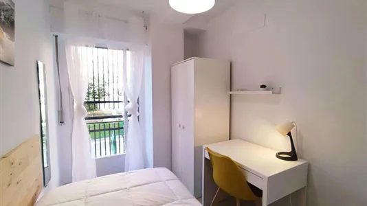 Rooms in Granada - photo 3