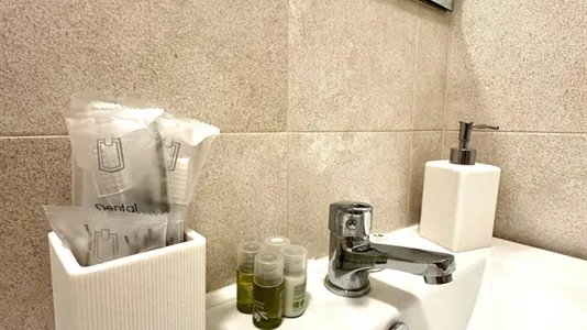 Rooms in Madrid Salamanca - photo 6