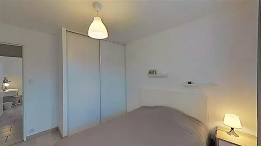 Rooms in Grenoble - photo 2