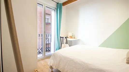 Rooms in Barcelona Sants-Montjuïc - photo 2