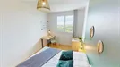 Room for rent, Nanterre, Île-de-France, &lt;span class=&quot;blurred street&quot; onclick=&quot;ProcessAdRequest(9242590)&quot;&gt;&lt;span class=&quot;hint&quot;&gt;See streetname&lt;/span&gt;[xxxxxxxxxxxxx]&lt;/span&gt;