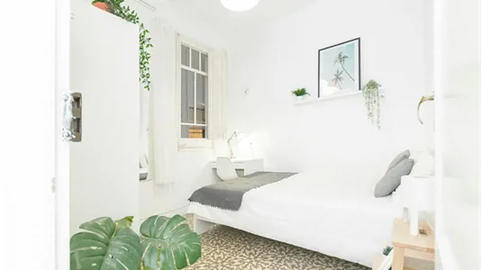 Rooms in Barcelona Eixample - photo 1