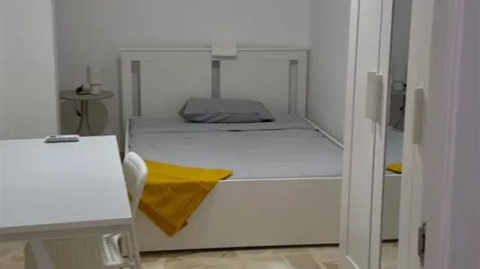 Rooms in Jaén - photo 4