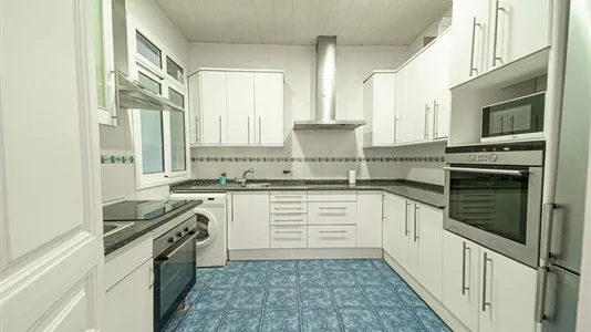 Rooms in Barcelona Ciutat Vella - photo 8