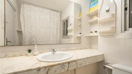 Rooms in Barcelona Eixample - photo 10