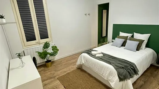 Rooms in Barcelona Sants-Montjuïc - photo 1