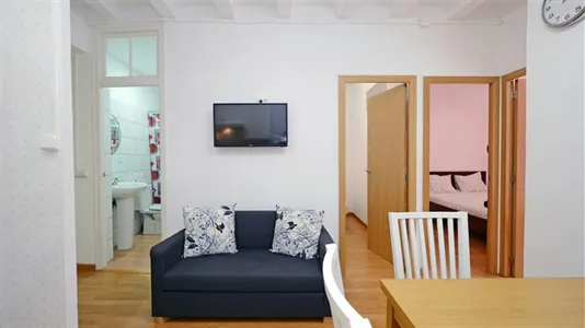 Rooms in Barcelona Ciutat Vella - photo 5
