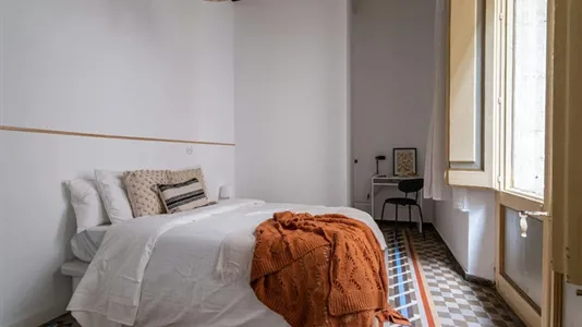 Rooms in Barcelona Ciutat Vella - photo 2