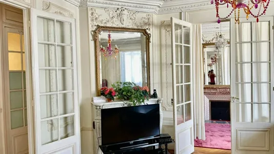 Apartments in Paris 9ème arrondissement - photo 2