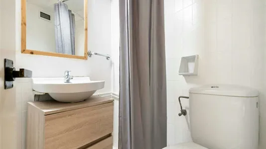 Rooms in Madrid Centro - photo 6