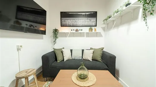 Rooms in Barcelona Ciutat Vella - photo 6