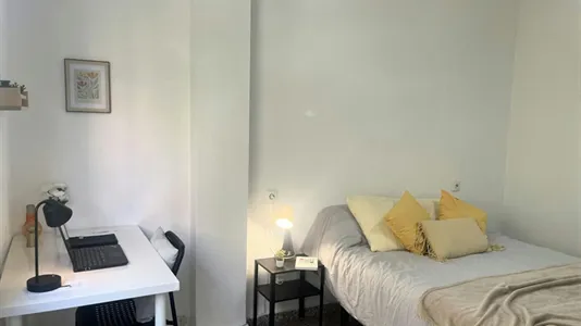 Rooms in Tavernes Blanques - photo 2