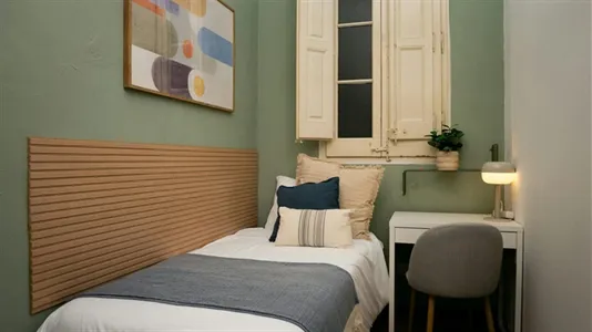 Rooms in Barcelona Eixample - photo 4
