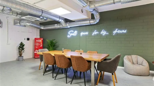 Apartments in Location is not specified - photo 8