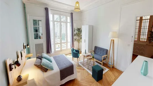 Rooms in Paris 17ème arrondissement - photo 2