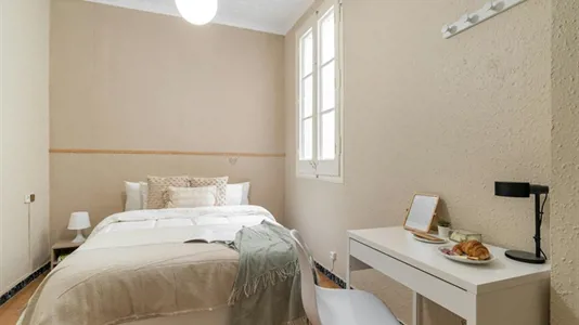 Rooms in Barcelona Ciutat Vella - photo 3