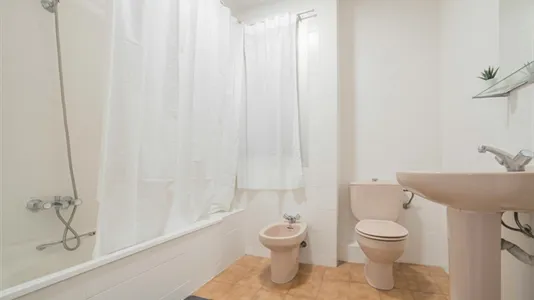 Rooms in Barcelona Eixample - photo 9