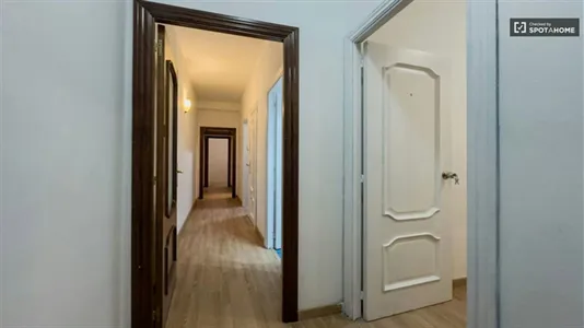 Rooms in Barcelona Eixample - photo 10