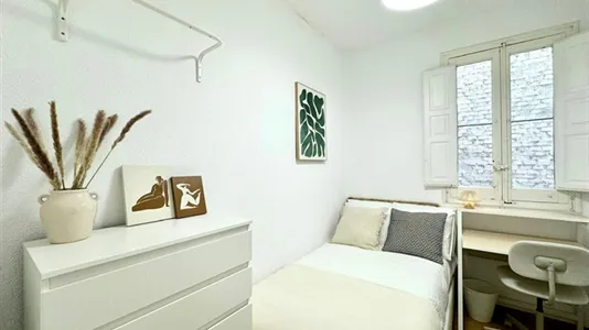 Rooms in Madrid Chamberí - photo 2