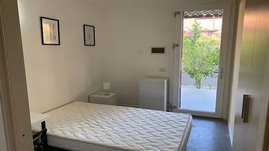 Rooms in Roma Municipio VI – Roma Delle Torri - photo 1