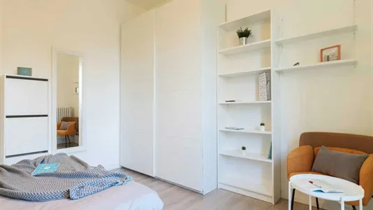 Rooms in Milano Zona 8 - Fiera, Gallaratese, Quarto Oggiaro - photo 5