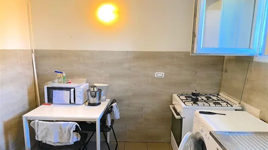 Rooms in Roma Municipio VI – Roma Delle Torri - photo 8