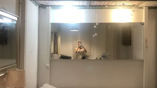 Rooms in Barcelona Ciutat Vella - photo 10