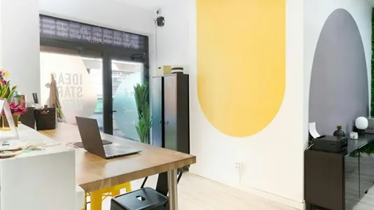 Rooms in Barcelona Ciutat Vella - photo 9