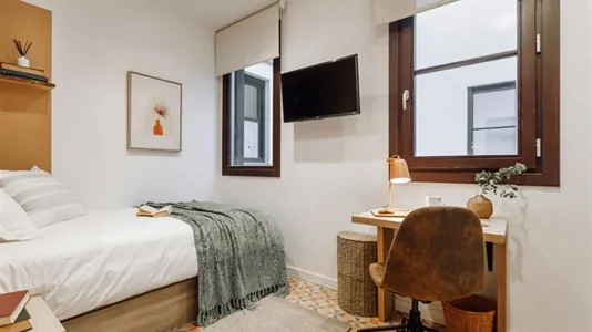 Rooms in Barcelona Ciutat Vella - photo 1