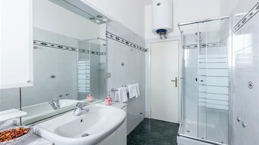 Rooms in Florence - photo 9