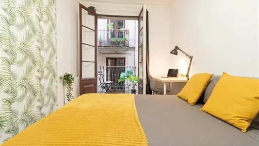Rooms in Barcelona Ciutat Vella - photo 2
