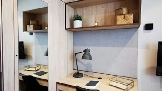 Rooms in Pozuelo de Alarcón - photo 3