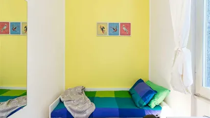Room for rent in Milano Zona 6 - Barona, Lorenteggio, Milan