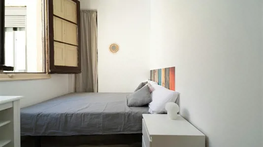 Rooms in Barcelona Ciutat Vella - photo 3