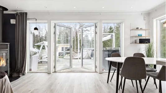 Houses in Vallentuna - photo 2