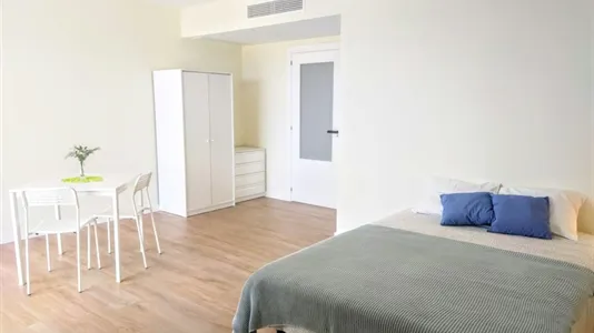 Rooms in Alfara del Patriarca - photo 7