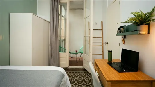 Rooms in Barcelona Eixample - photo 3