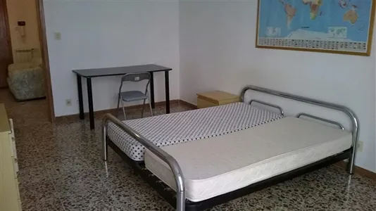 Rooms in Cagliari - photo 9